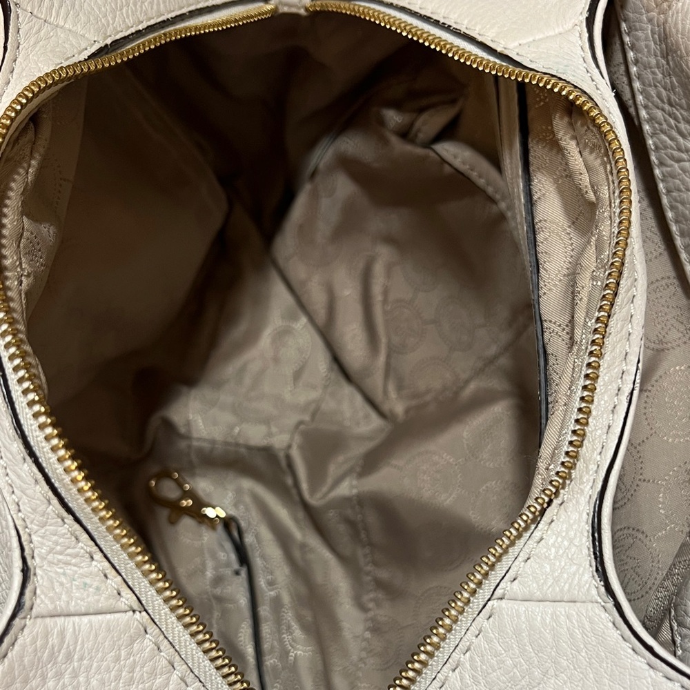 Michael Kors Cream Shoulder Bag with Gold Accents - Picture 8 of 13